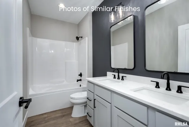 $610,307 | 11 Viola Drive, Le Claire, IA 52753