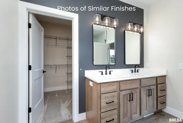 $610,307 | 11 Viola Drive, Le Claire, IA 52753