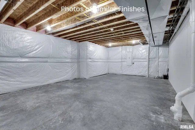 $610,307 | 11 Viola Drive, Le Claire, IA 52753