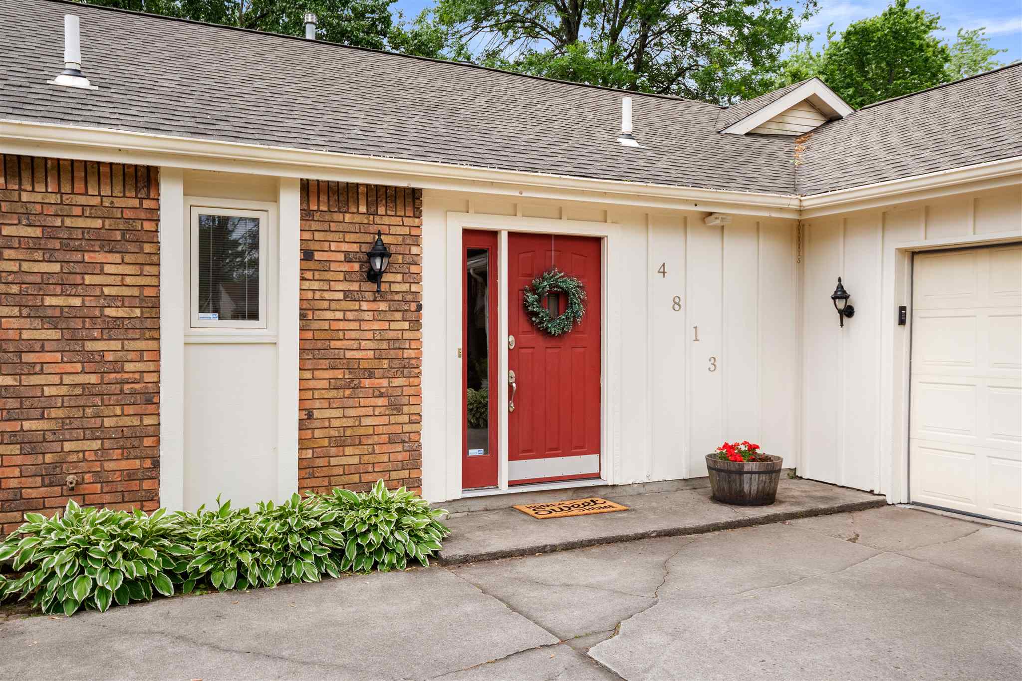 4813 Raleigh Court Fort Wayne, IN 46835 - Photo 3 of 36 Gallery Image 3