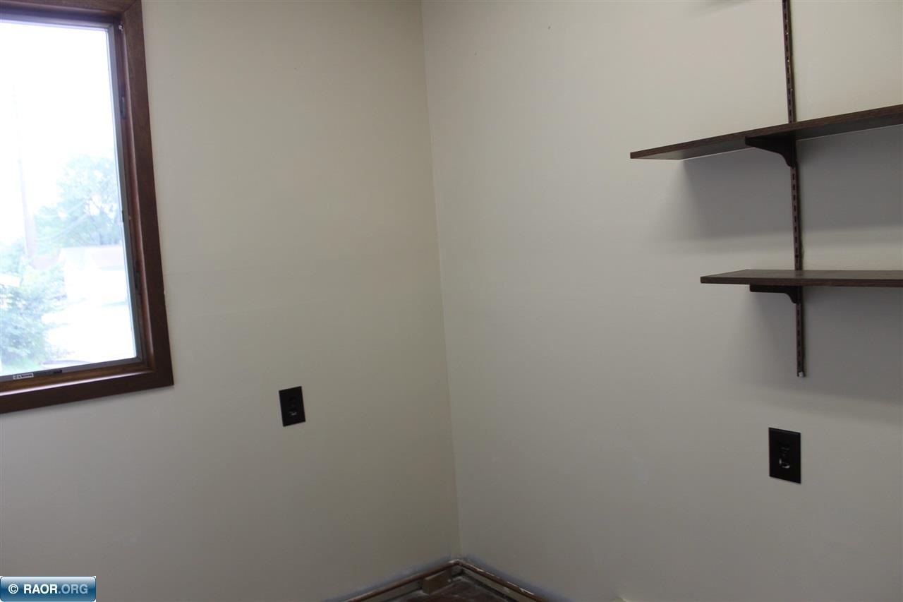 223 South 10th Street Virginia, MN 55792 - Photo 4 of 16