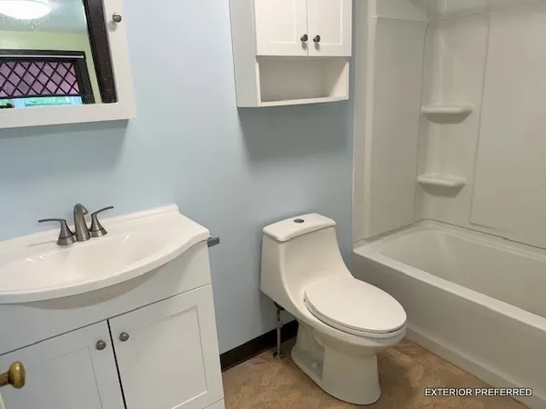 $1,350 | 63 A Old State Road, Unit A, Whately, MA 01373