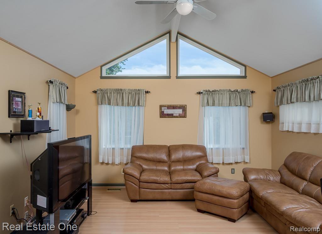 2075 Warrington Road Rochester, MI 48307 - Photo 14 of 18 2075 Warrington, Rochester Hills MI, Koteles, 07-16-15-953-Edit.jpg