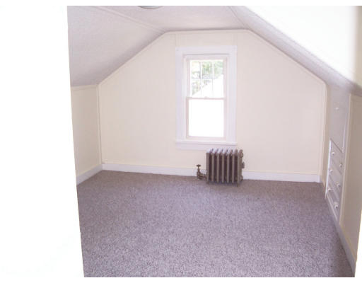 5-2 Gladstone Street Springfield, MA 01109 - Photo 11 of 16