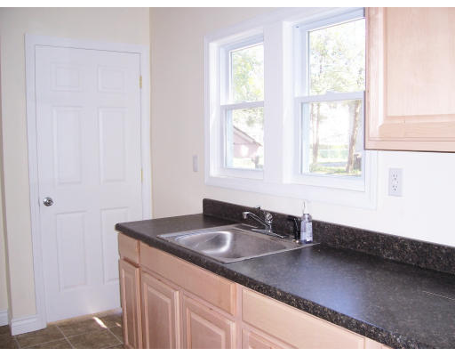5-2 Gladstone Street Springfield, MA 01109 - Photo 8 of 16