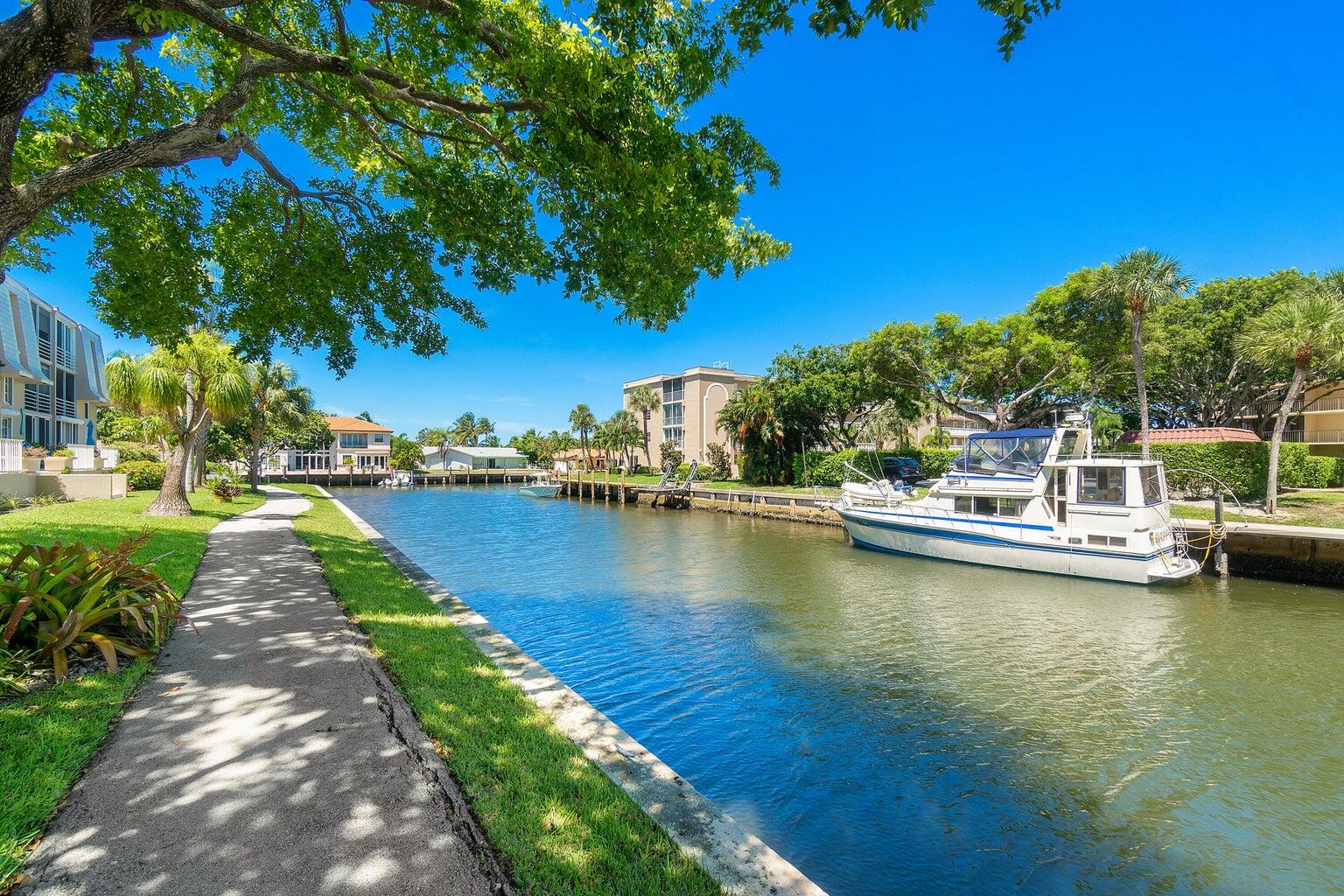773 Jeffery Street, Unit 4206 Boca Raton, FL 33487 - Photo 14 of 27 Walking Path Behind this Listing
