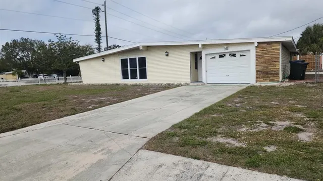 $2,350 | 2506 Rose Avenue, Bradenton, FL 34207