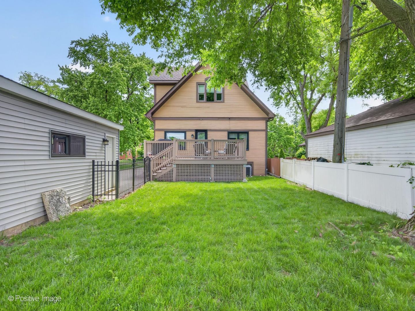 380 Selborne Road Riverside, IL 60546 - Photo 4 of 8