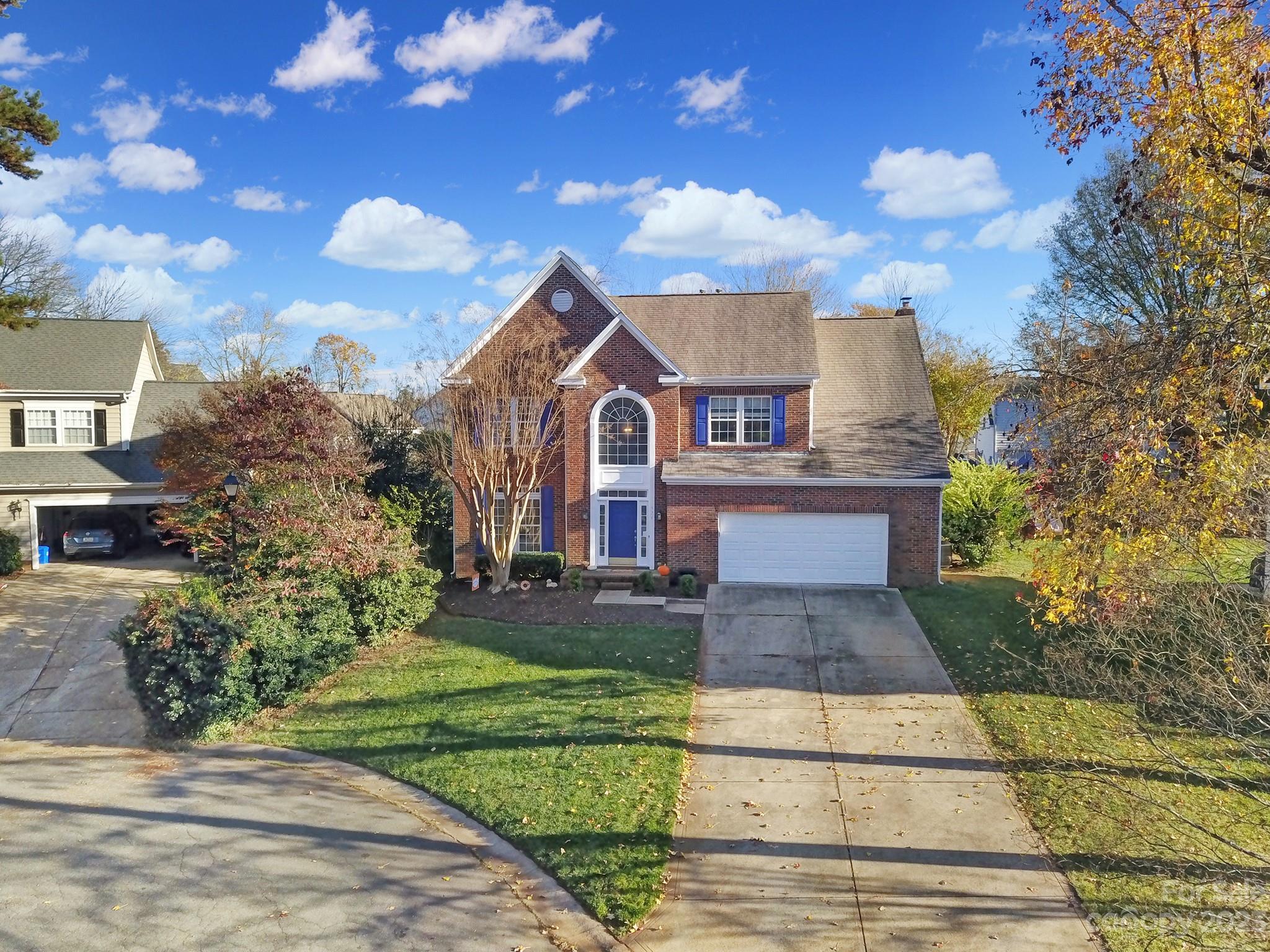 524 Whitehead Court Fort Mill, SC 29708 - Photo 43 of 45 a front view of a house with garden