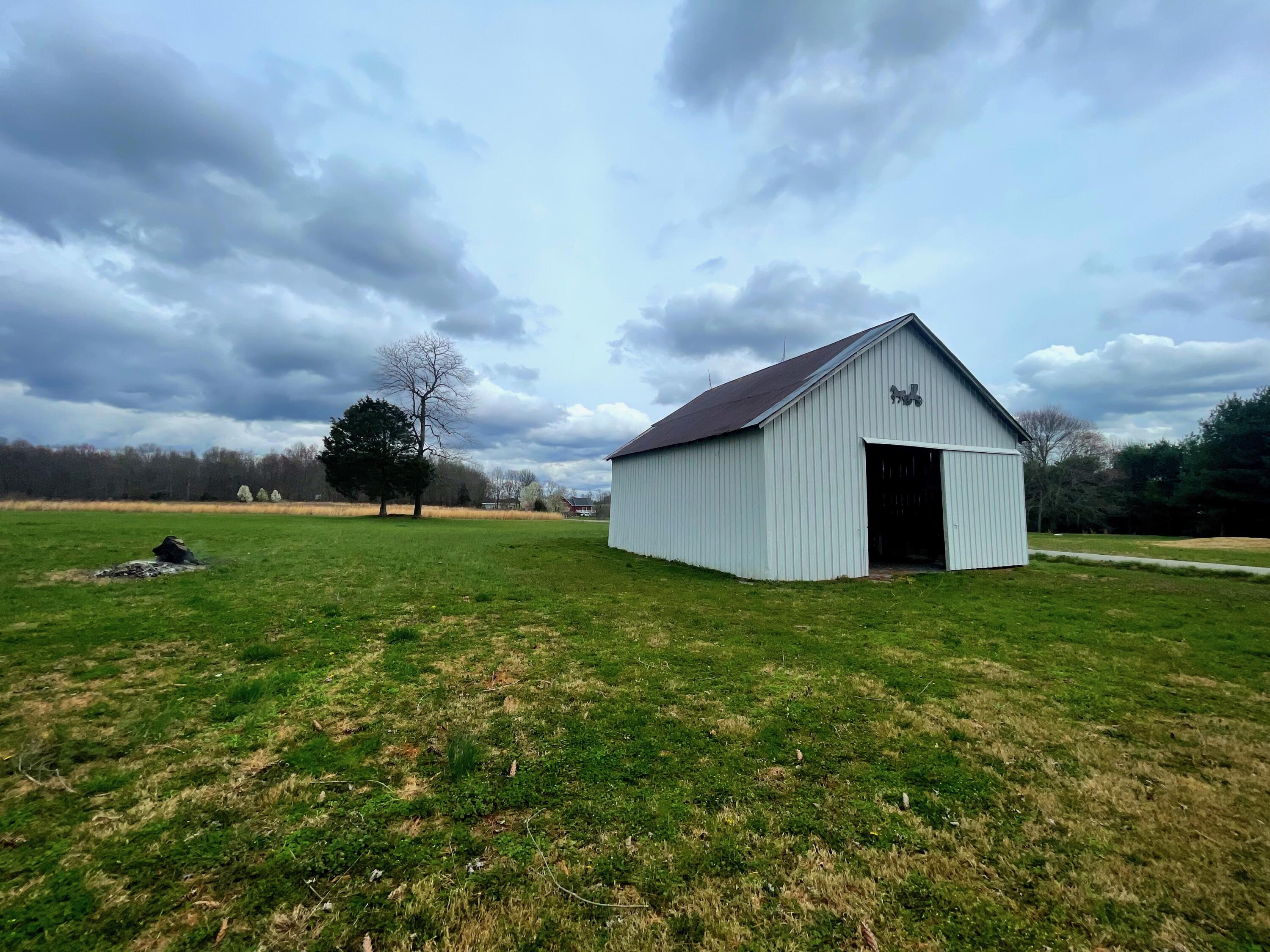 2530 Millerfield Road Russell Springs, KY 42642 - Photo 8 of 32 IMG_9820