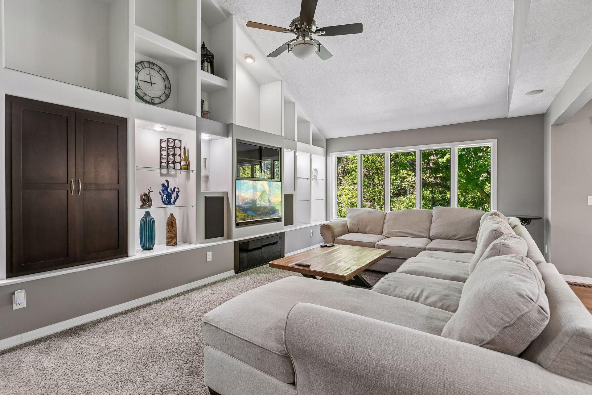 7442 Cahill Road Edina, MN 55439 - Photo 5 of 46