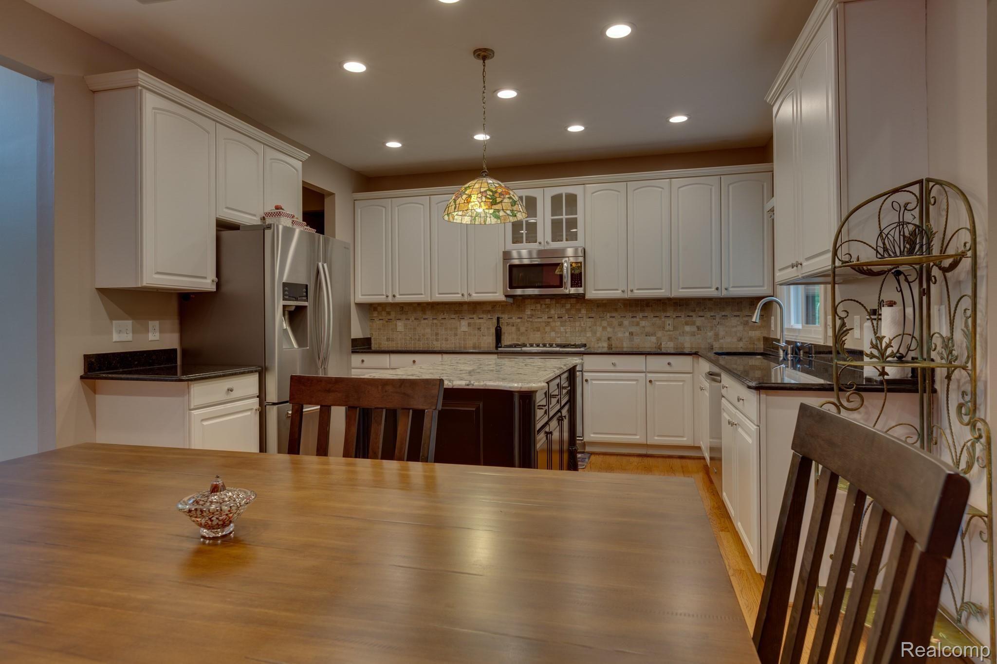 3635 Joshua Drive Rochester, MI 48307 - Photo 17 of 48 M10A0067_3635 Joshua Dr__2048x1365.jpg