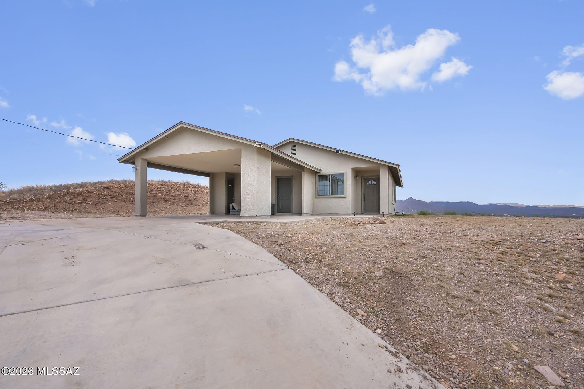 562 Paseo Palomino