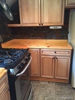 95 North Five Lakes Road Lapeer, MI 48446 - Photo 7 of 67 IMG_8104 (1).JPG