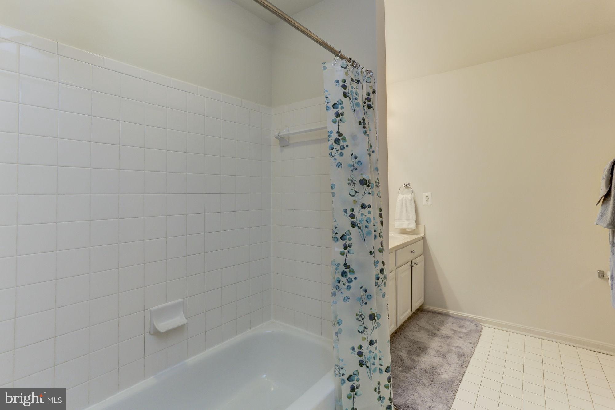 10689 Stansfield Road Laurel, MD 20723 - Photo 32 of 52 Upper level hallway bathroom #2