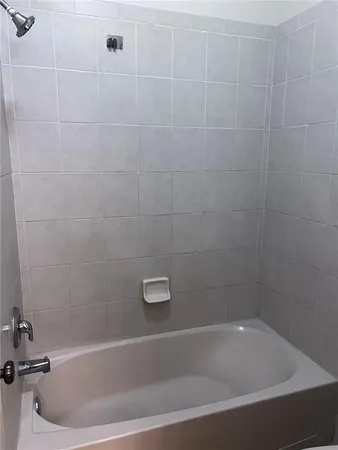 $2,500 | 3459 Parkridge Circle, Unit 103, Sarasota, FL 34243