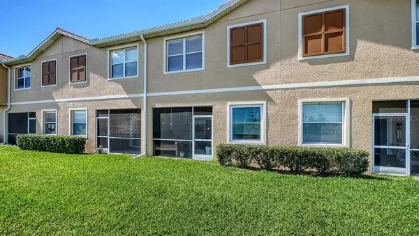 $2,500 | 3459 Parkridge Circle, Unit 103, Sarasota, FL 34243