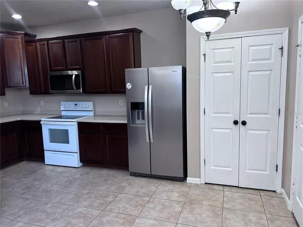 $2,500 | 3459 Parkridge Circle, Unit 103, Sarasota, FL 34243