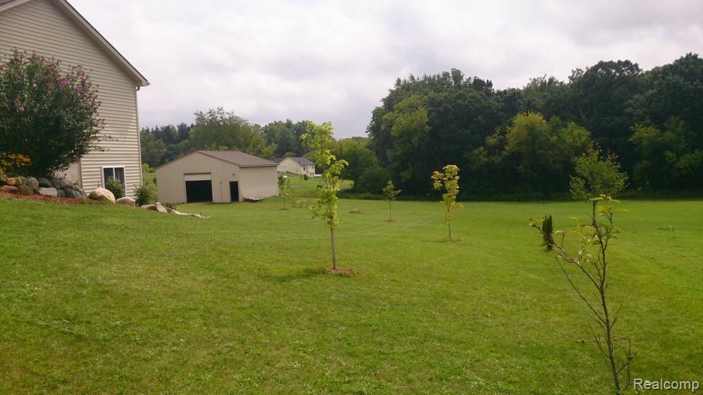 9135 Roberts Road Gregory, MI 48137 - Photo 3 of 38 DSC_0661.jpg