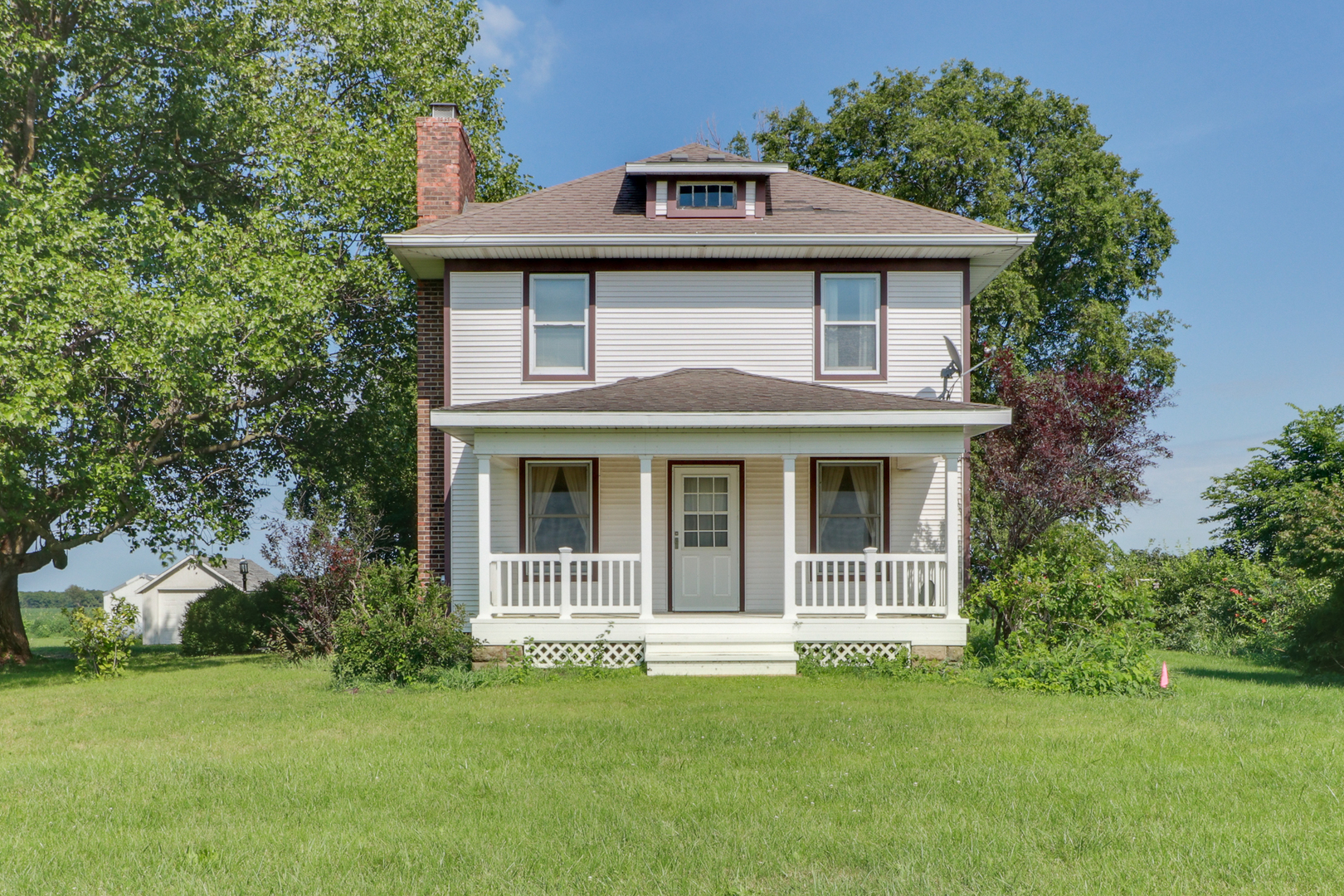 6210 Springfield Road Delavan, IL 61734 - Photo 1 of 37