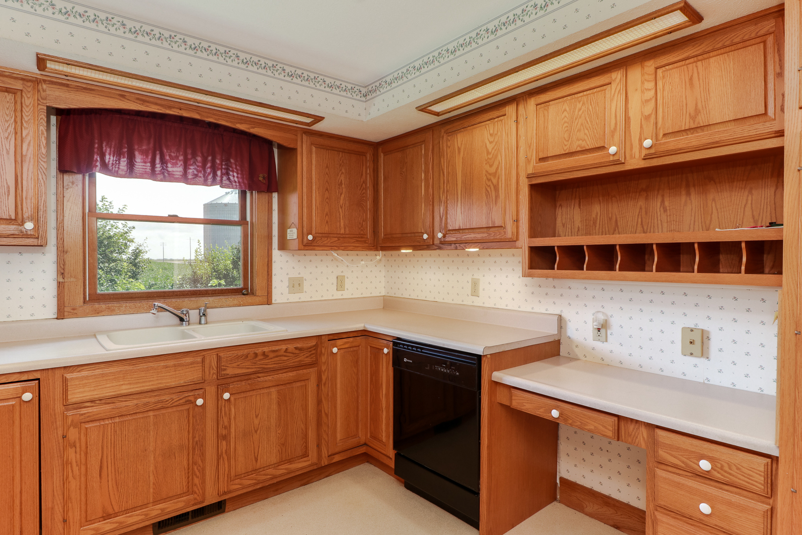 6210 Springfield Road Delavan, IL 61734 - Photo 13 of 37