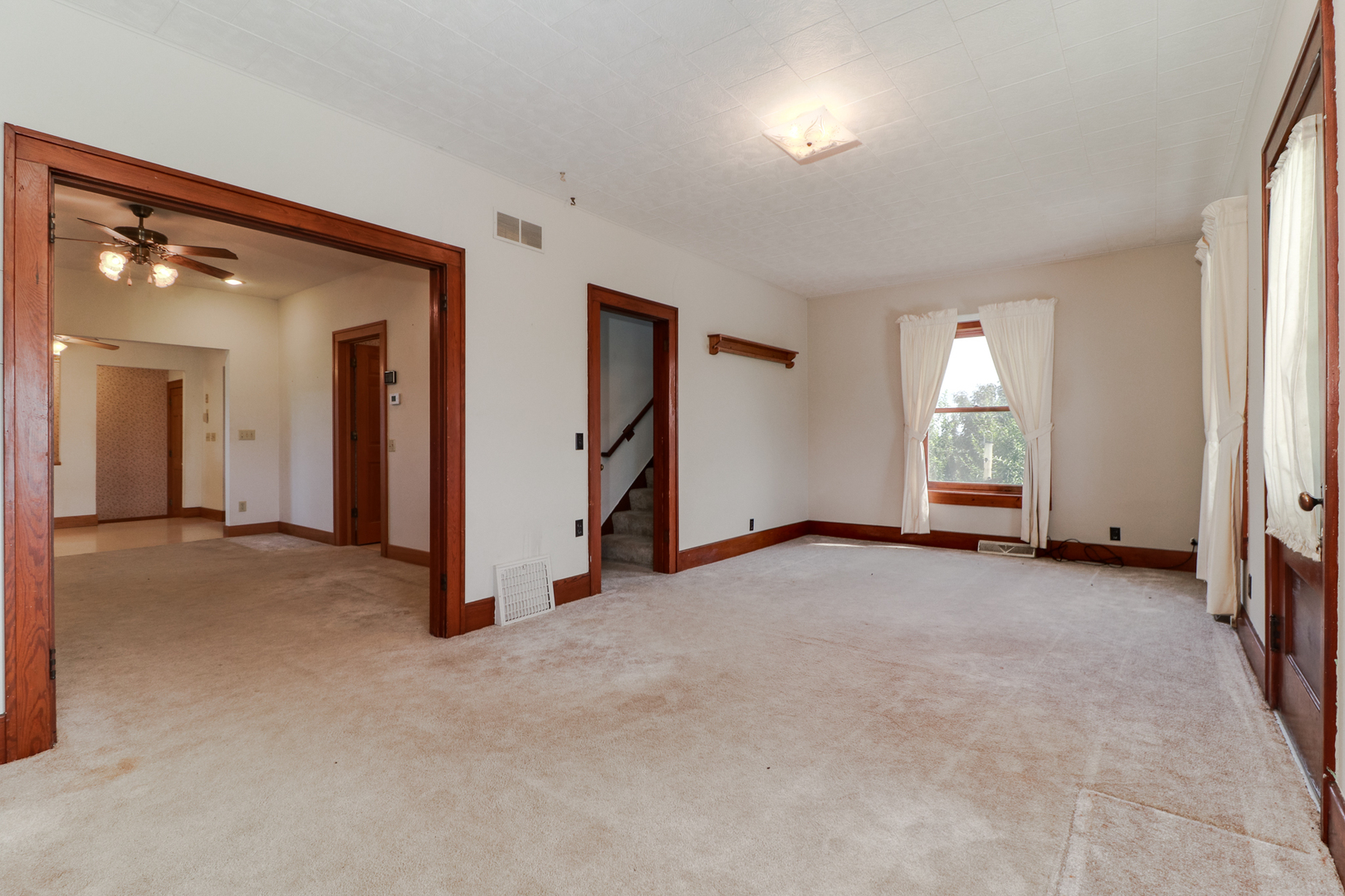 6210 Springfield Road Delavan, IL 61734 - Photo 7 of 37