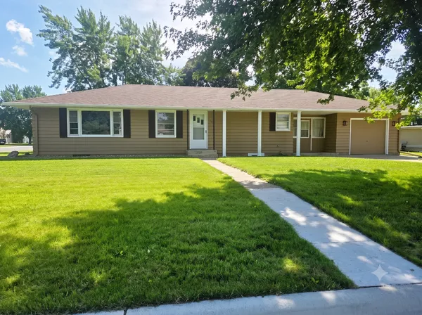 $315,000 | 301 South Walnut Street, Belle Plaine, MN 56011