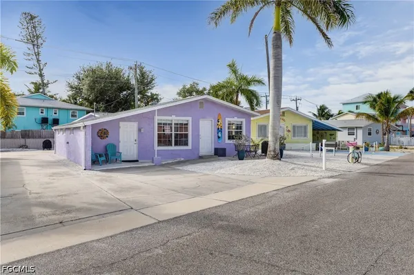$699,000 | 216 Fairweather Lane, Fort Myers Beach, FL 33931