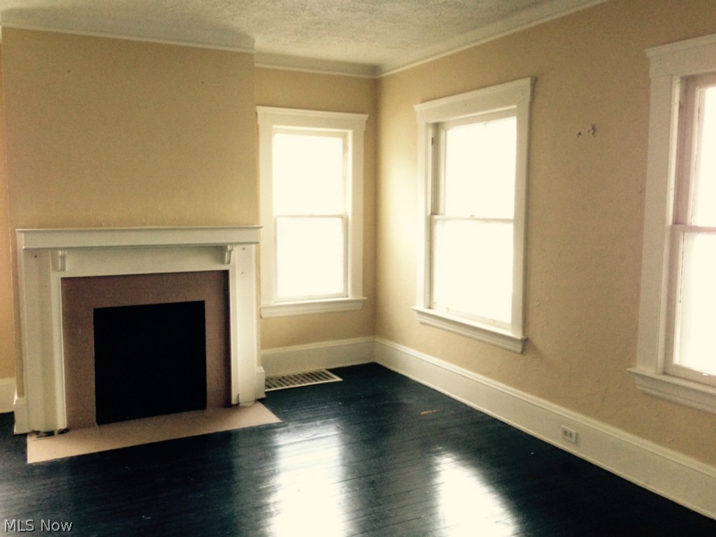 18324 Landseer Road Cleveland, OH 44119 - Photo 5 of 15 Gallery Image 5