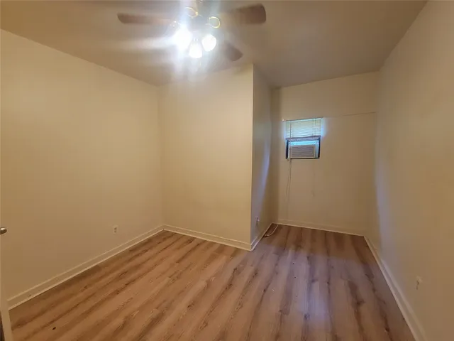 $750 | 1910 Ursuline Street, Unit 3, Galveston, TX 77550