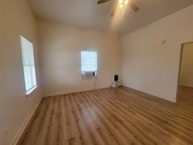 $750 | 1910 Ursuline Street, Unit 3, Galveston, TX 77550