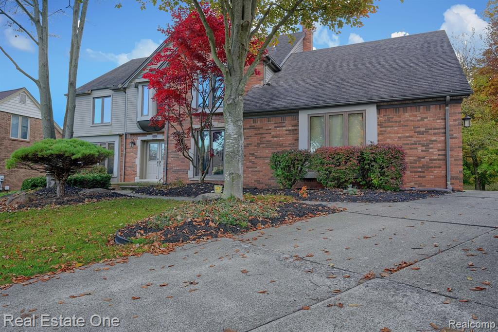 1249 Springwood Court Rochester Hills, MI 48309 - Photo 3 of 52