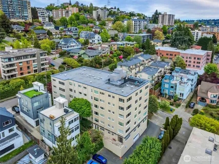 $318,990 | 919 2nd Avenue West, Unit 505, Seattle, WA 98119