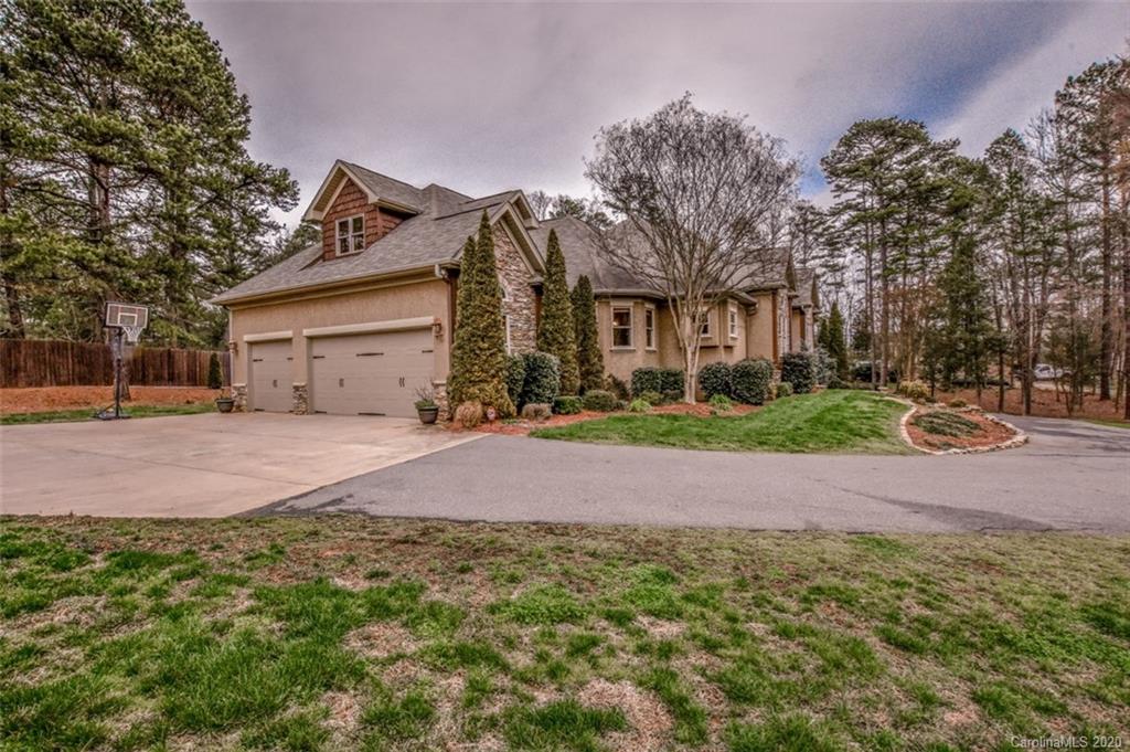 7041 Gilead Road Huntersville, NC 28078 - Photo 2 of 36 Gallery Image 2