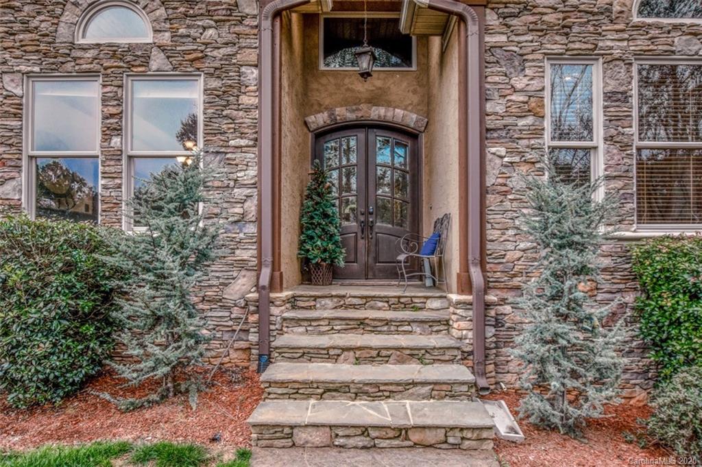 7041 Gilead Road Huntersville, NC 28078 - Photo 3 of 36 Gallery Image 3