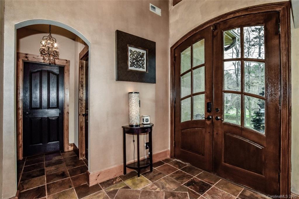 7041 Gilead Road Huntersville, NC 28078 - Photo 4 of 36 Gallery Image 4