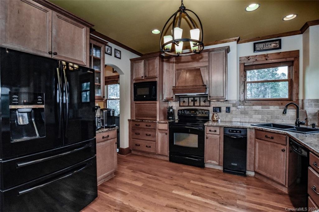 7041 Gilead Road Huntersville, NC 28078 - Photo 7 of 36 Gallery Image 7