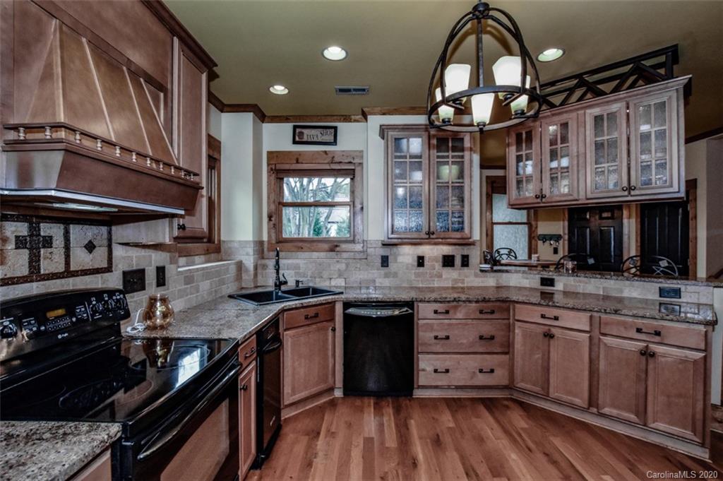 7041 Gilead Road Huntersville, NC 28078 - Photo 8 of 36 Gallery Image 8