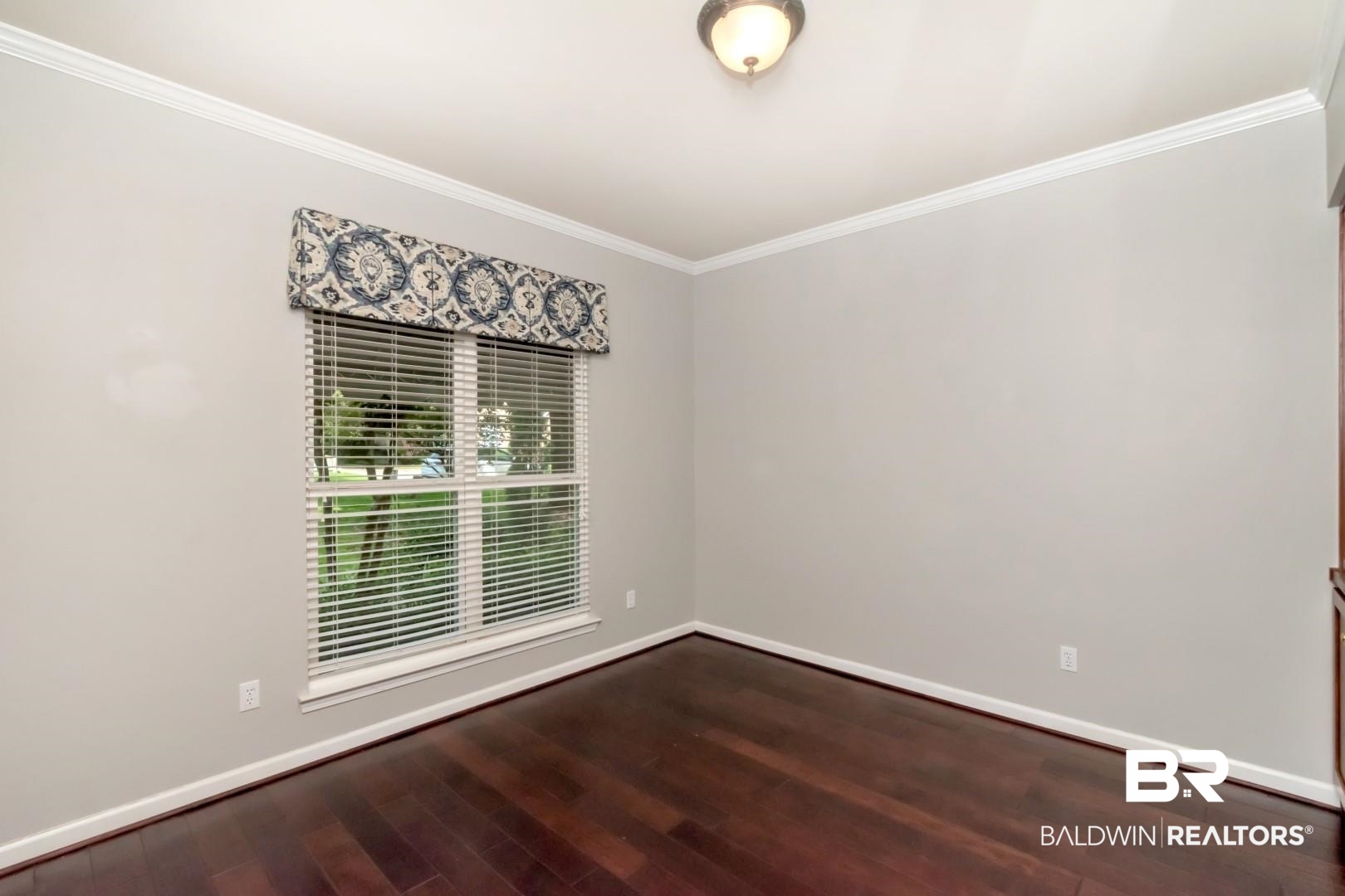 1071 Southern Way Court Mobile, AL 36609 - Photo 3 of 44 Living Room/Office