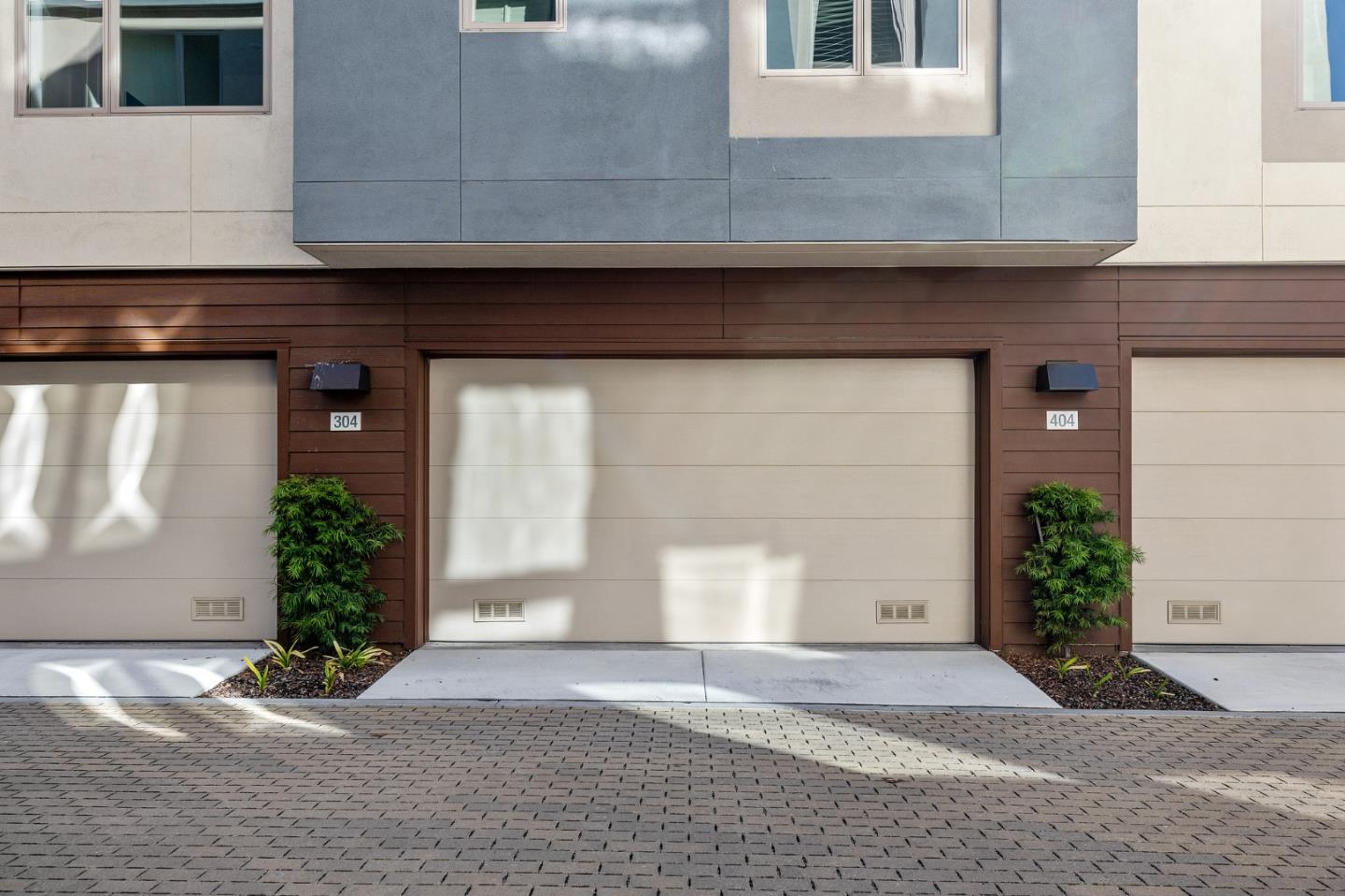 779 Eppleton Lane, Unit 304 Foster City, CA 94404 - Photo 33 of 34 a front view of a house with garden
