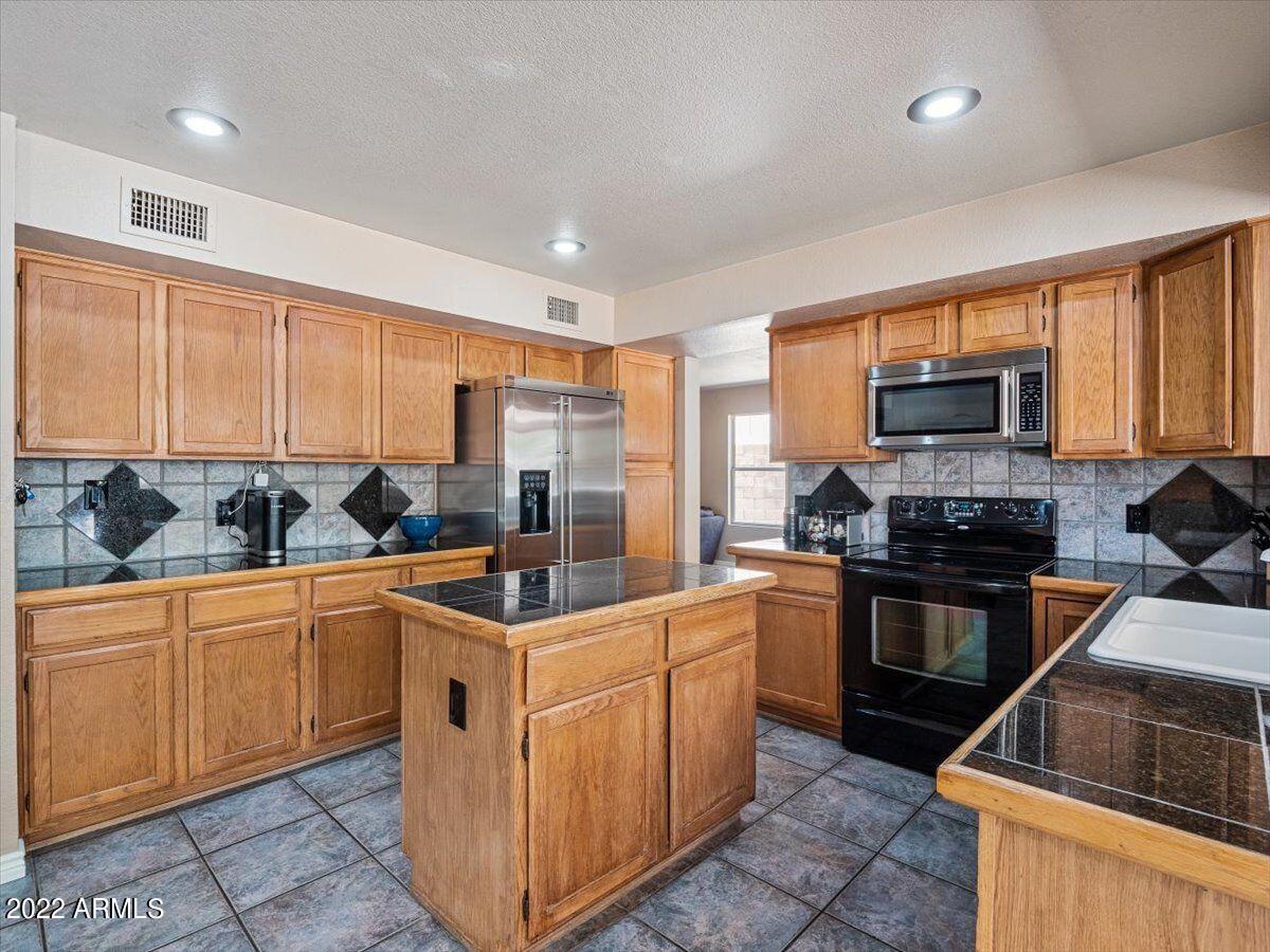 18829 North 34th Place Phoenix, AZ 85050 - Photo 16 of 25 16