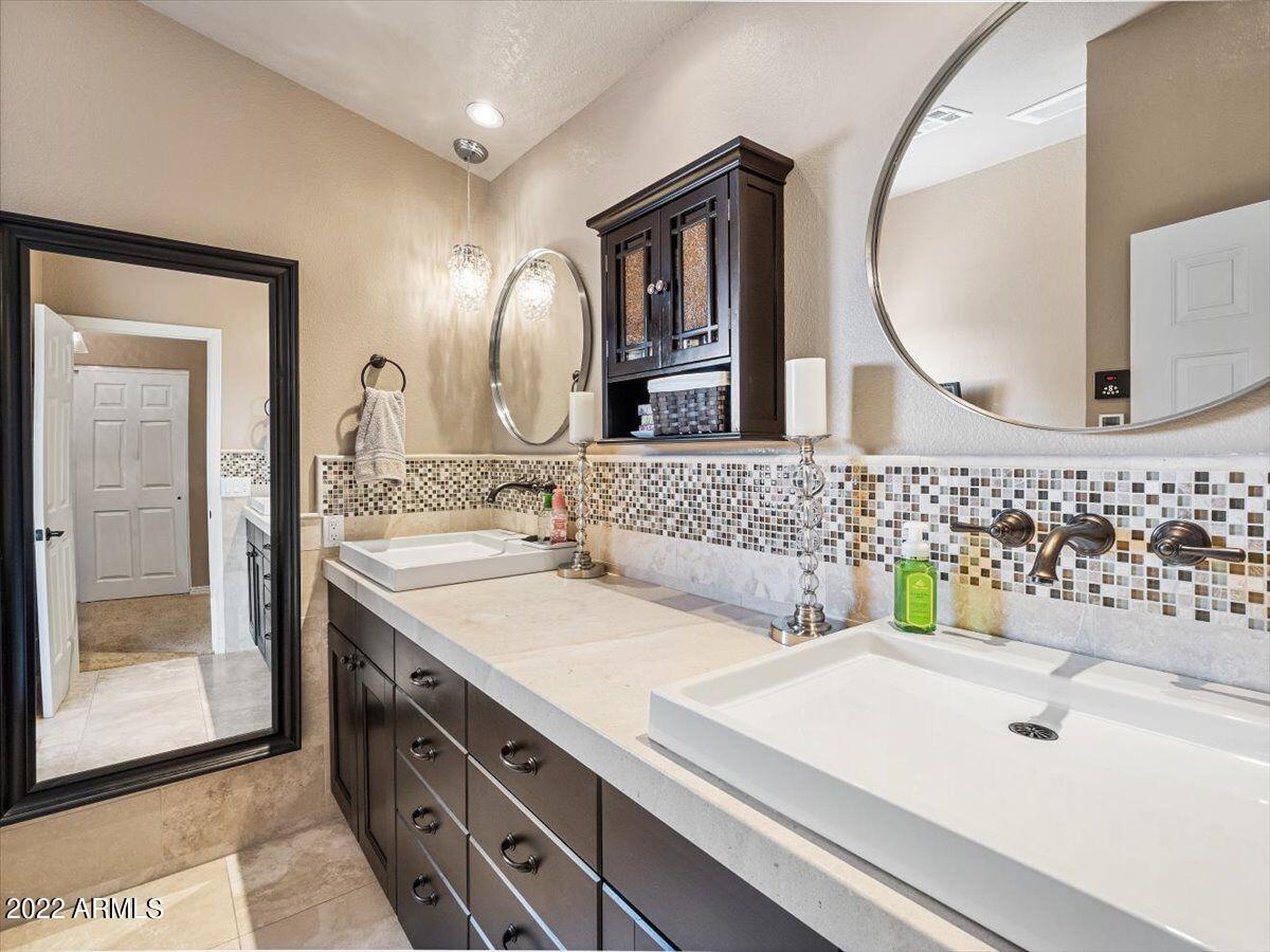 18829 North 34th Place Phoenix, AZ 85050 - Photo 19 of 25 19