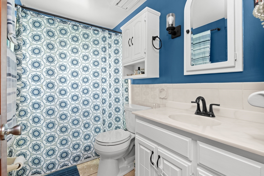 111 Locke Road Chelmsford, MA 01824 - Photo 17 of 28