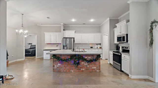 $275,000 | 640 Statesman Drive, Byram, MS 39272