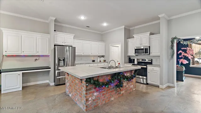 $275,000 | 640 Statesman Drive, Byram, MS 39272