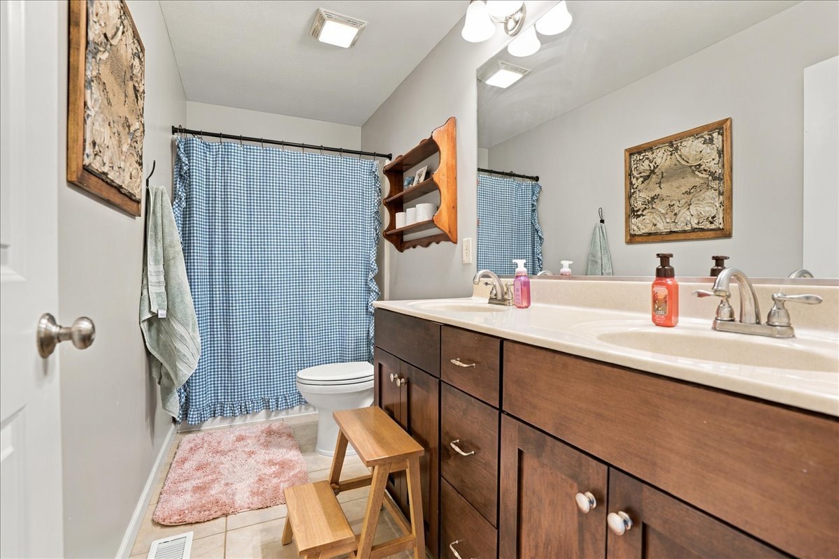 1403 Kickapoo Creek Road Bloomington, IL 61705 - Photo 25 of 41 Gallery Image 25