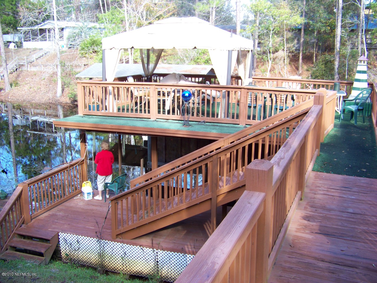206 Clearwater Road Satsuma, FL 32189 - Photo 4 of 20 Middle deck