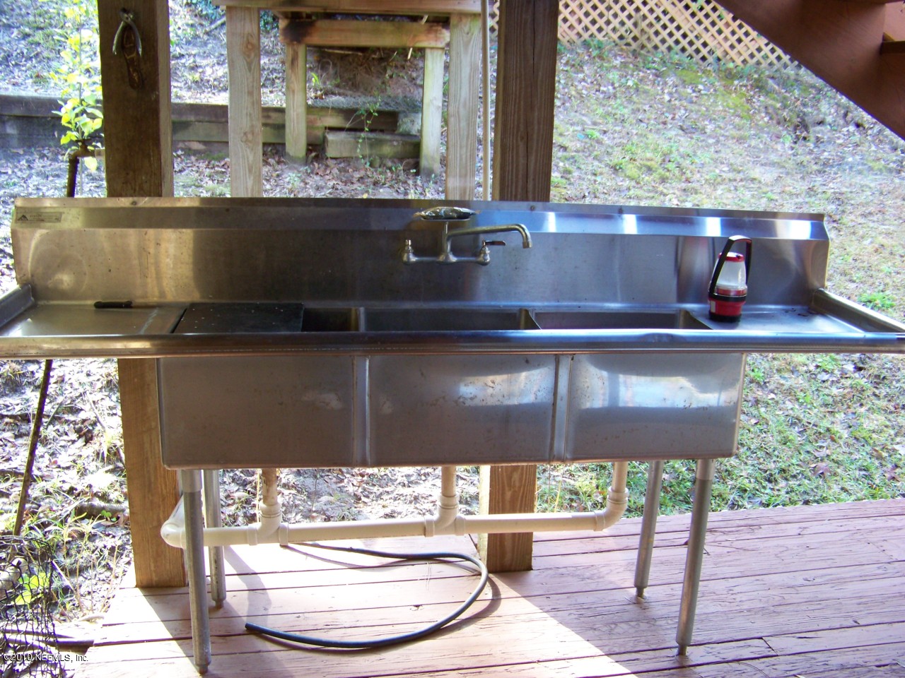 206 Clearwater Road Satsuma, FL 32189 - Photo 5 of 20 Fish cleaning station