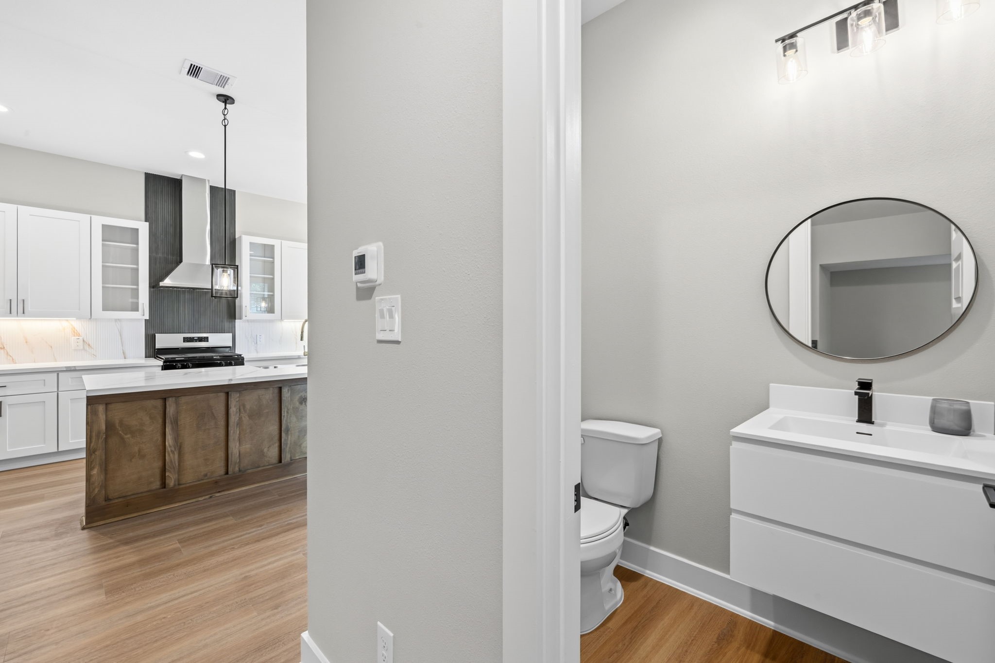 719 Thornton Road, Unit D Houston, TX 77018 - Photo 15 of 50