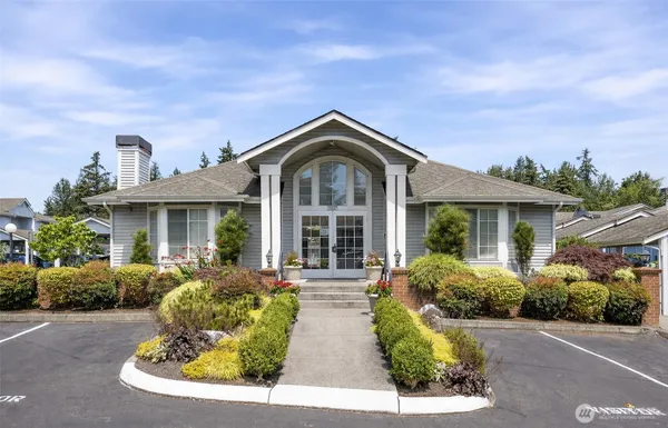 $387,500 | 23321 Cedar Way, Unit J204, Mountlake Terrace, WA 98043